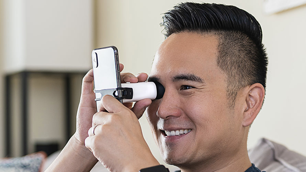 This handy kit lets you test your vision with your smartphone