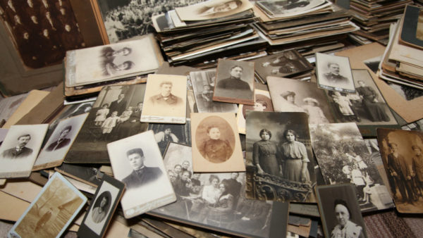 Organize your messy photo collection in 6 simple steps