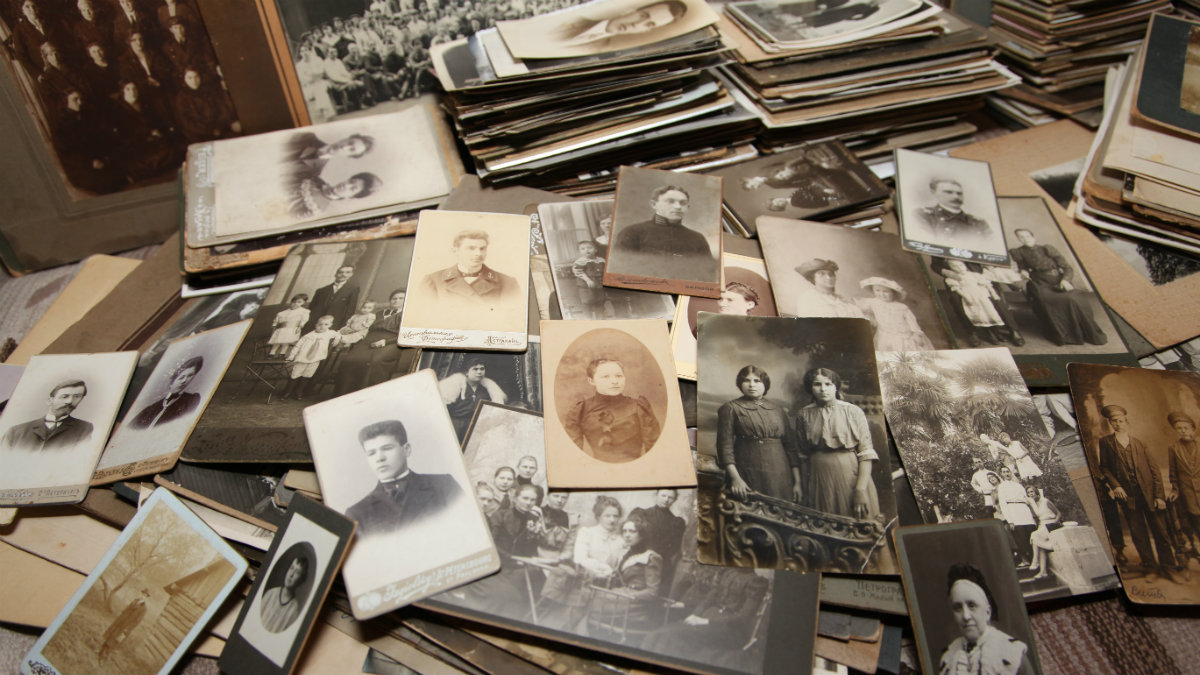 Organize your messy photo collection in 3 simple steps