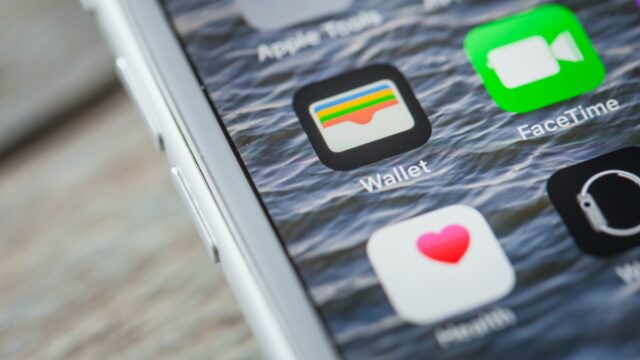 Tech how-to: Pay with your phone using Apple Wallet