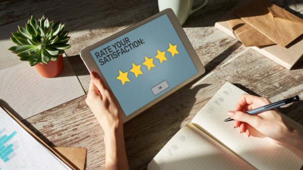 These apps have great reviews - Here are the clues that they're mostly fake