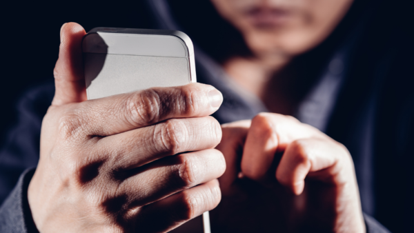 7 ways someone can hack your phone