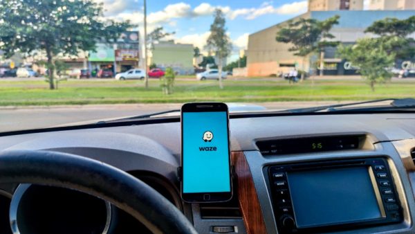 How to change the guiding voice in Waze to your own (or Kim's!)